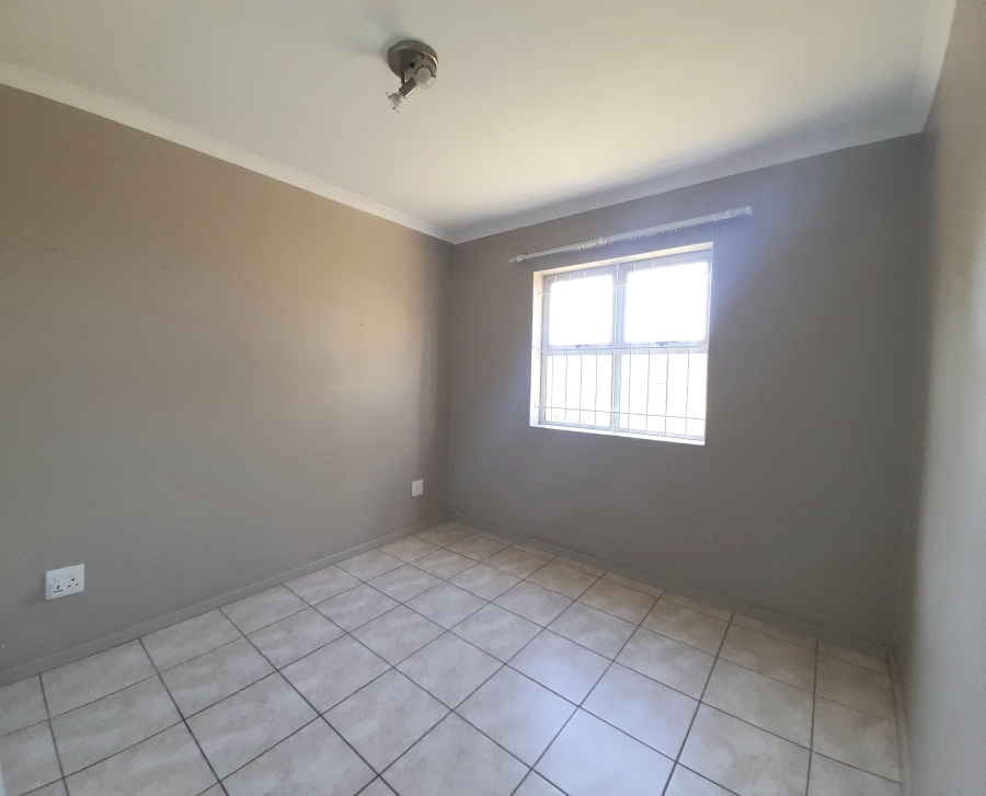 8 Bedroom Property for Sale in Uitzicht Western Cape